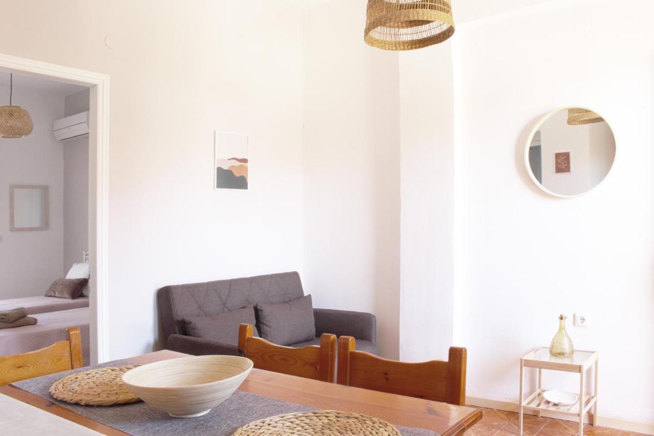 Ayerina Ground Floor Apartment Арилас Екстериор снимка
