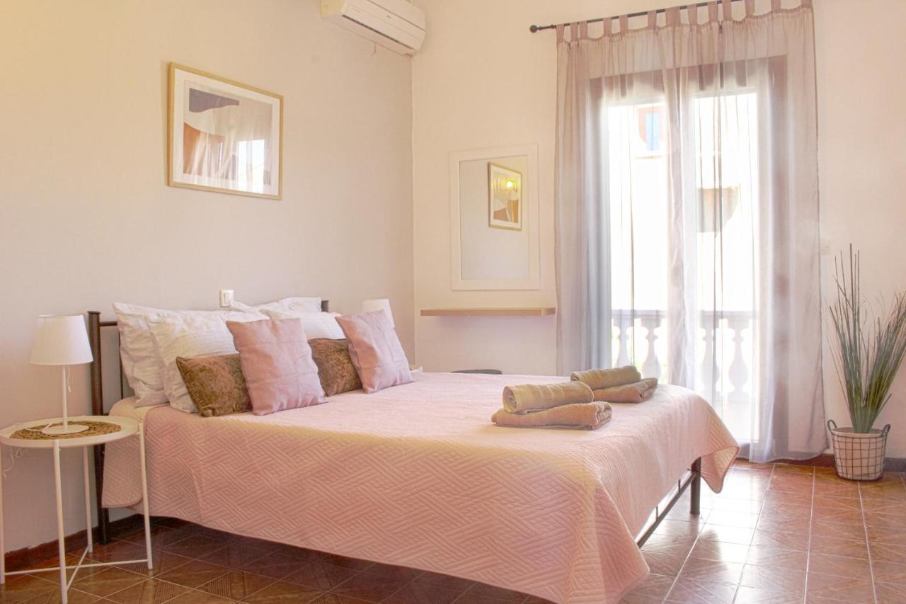 Ayerina Ground Floor Apartment Арилас Екстериор снимка