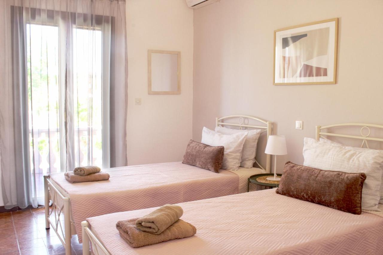 Ayerina Ground Floor Apartment Арилас Екстериор снимка