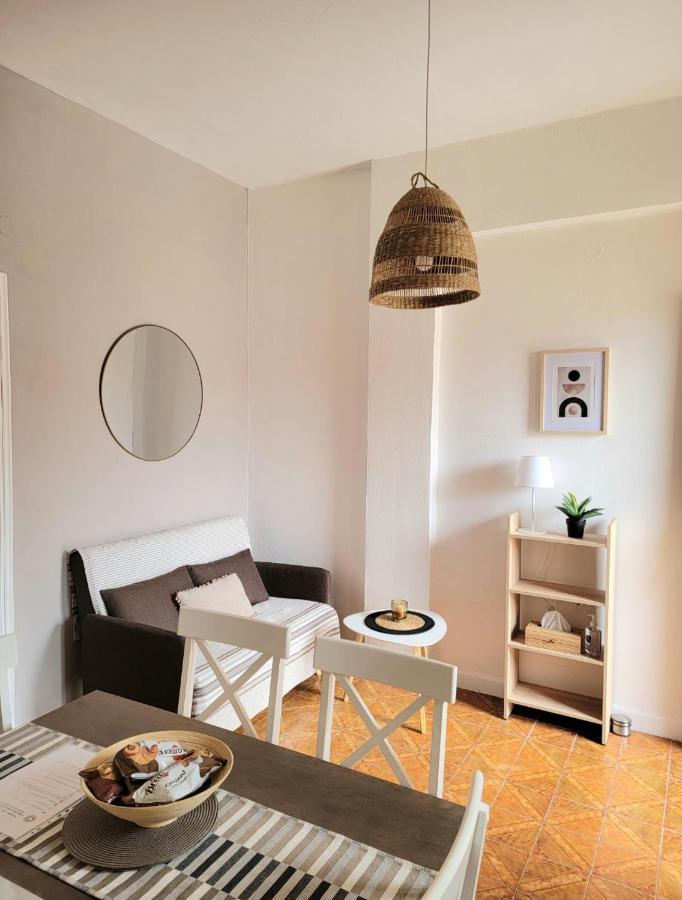 Ayerina Ground Floor Apartment Арилас Екстериор снимка